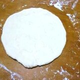 ナポリ風のもちもち食感・低温発酵のピザ生地